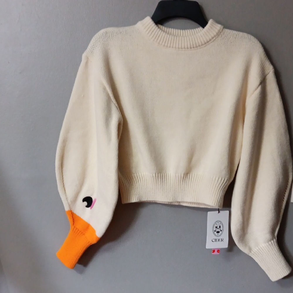 Cider Ivory New Cropped Crewneck Sweater with Goose sleeve